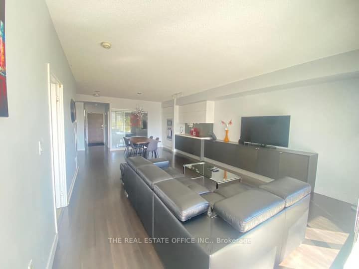 151 Dan Leckie Way #202