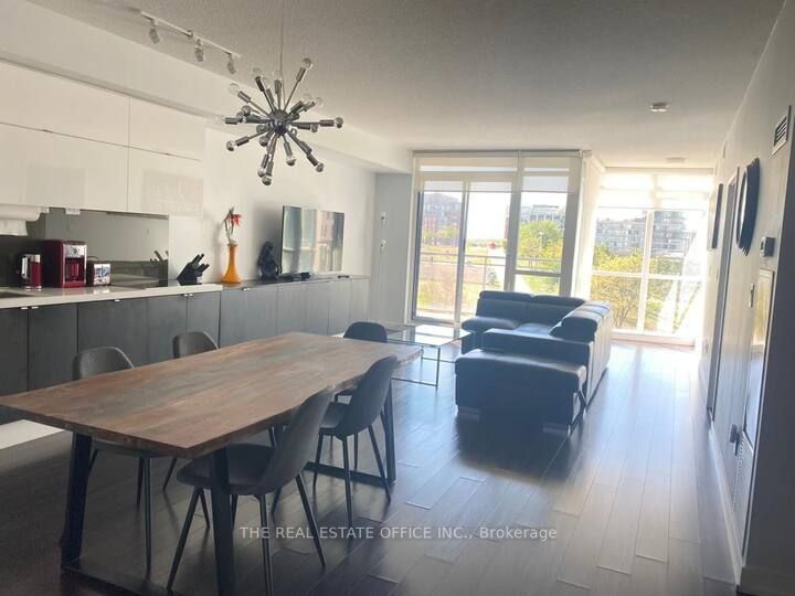 151 Dan Leckie Way #202
