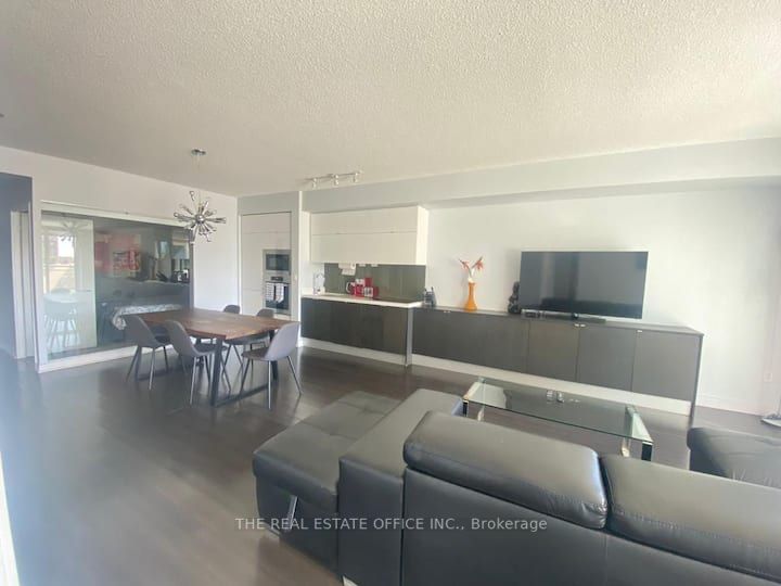 151 Dan Leckie Way #202