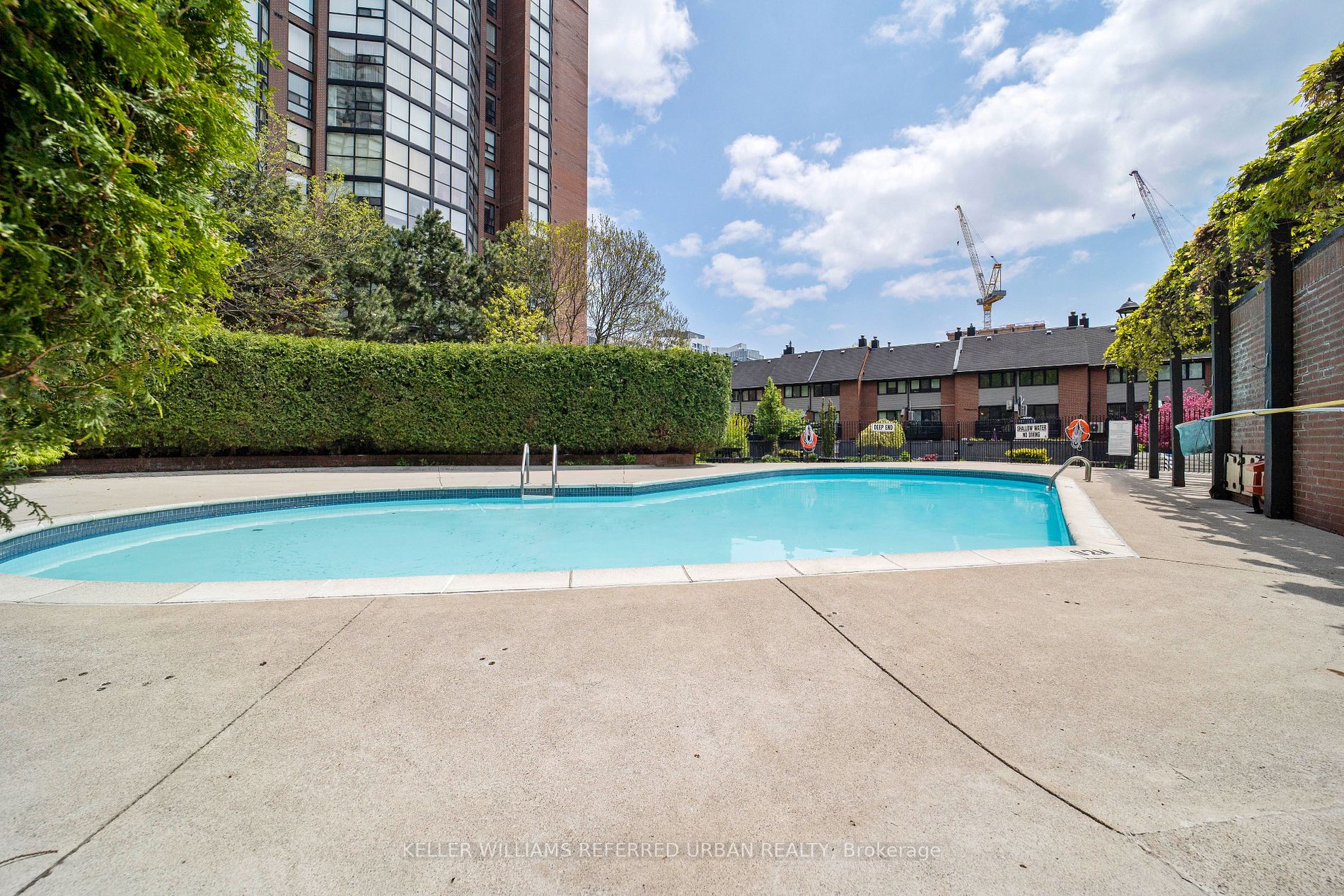 725 King St W, #1107
