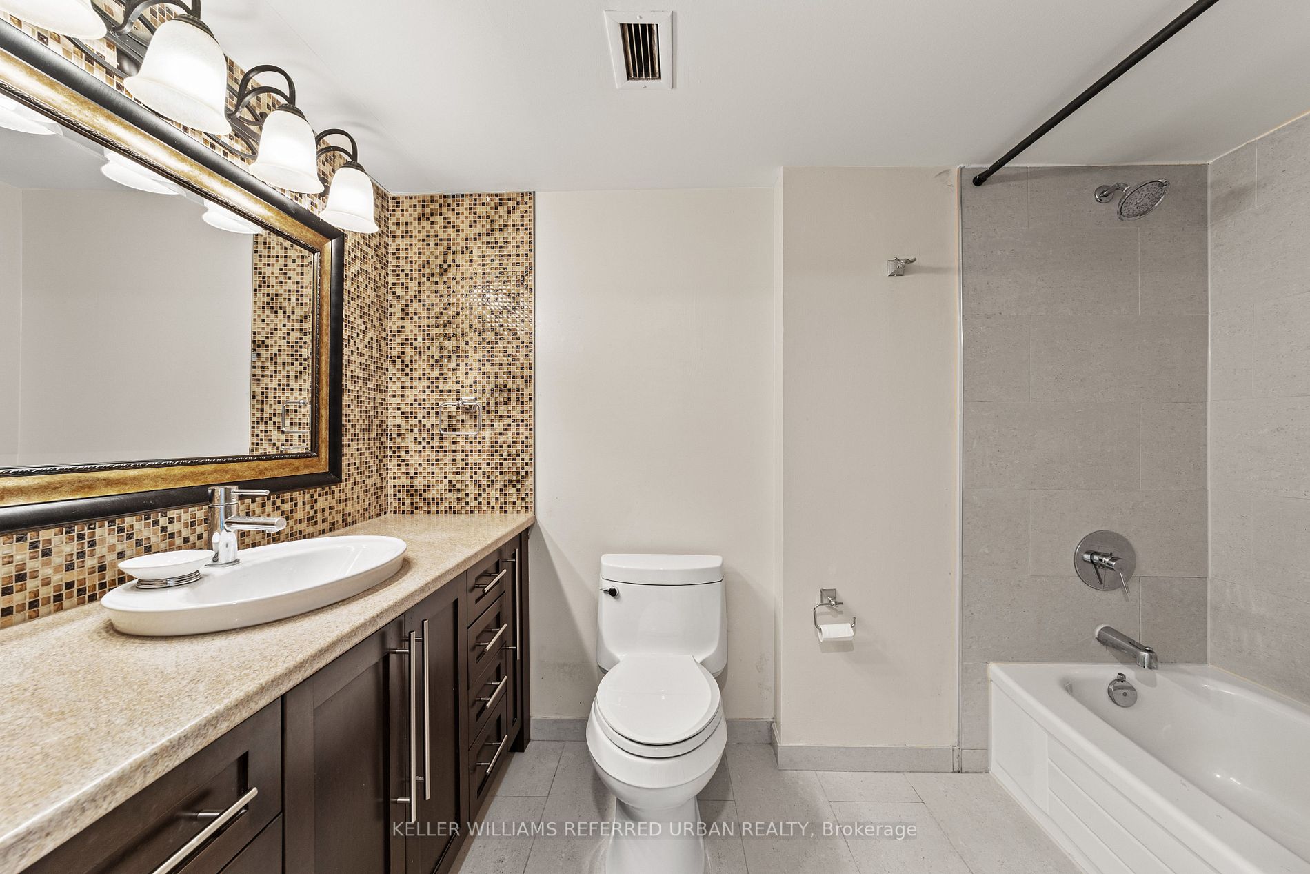 725 King St W, #1107
