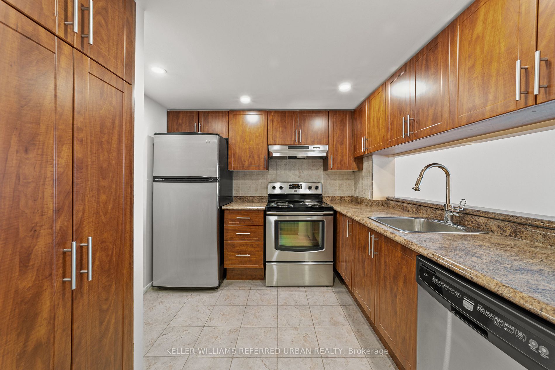 725 King St W, #1107