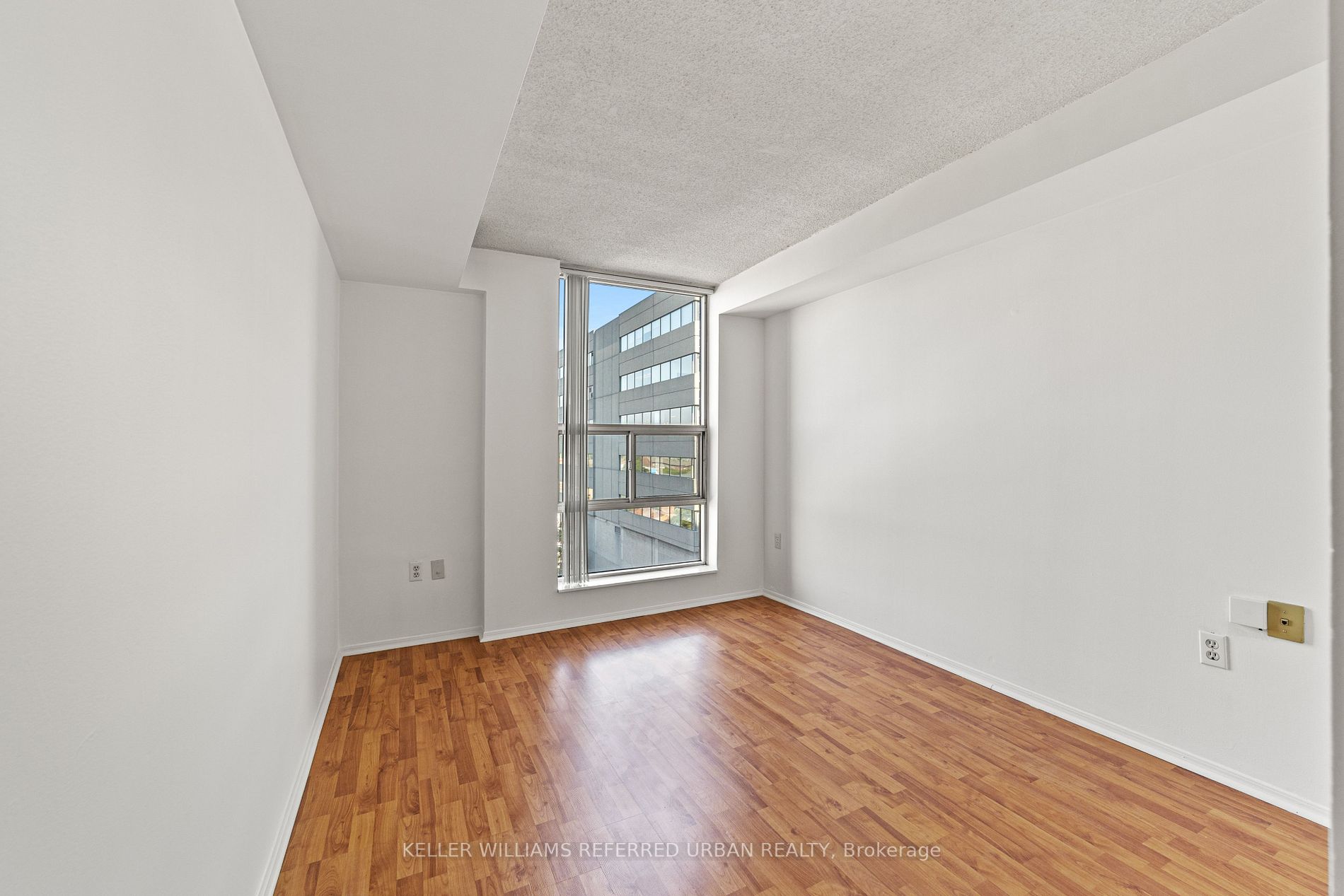 725 King St W, #1107