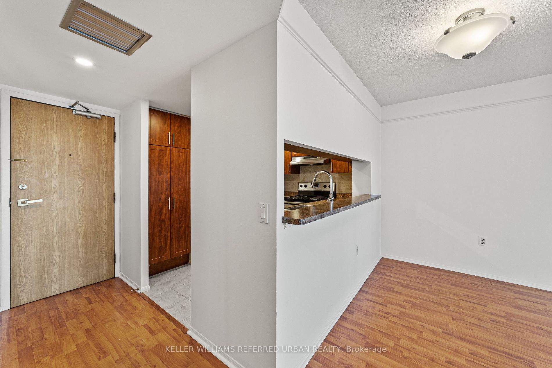 725 King St W, #1107