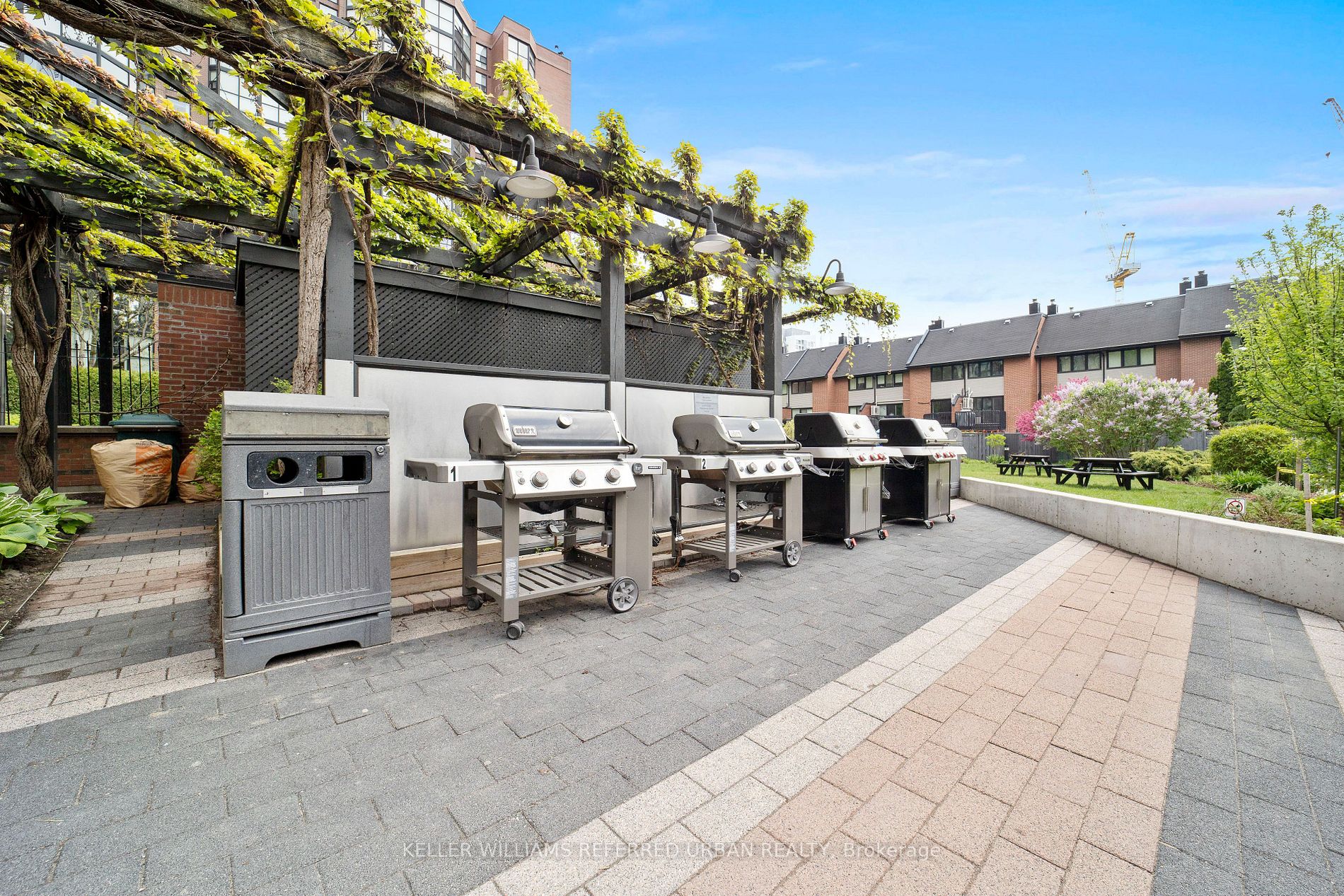 725 King St W, #1107