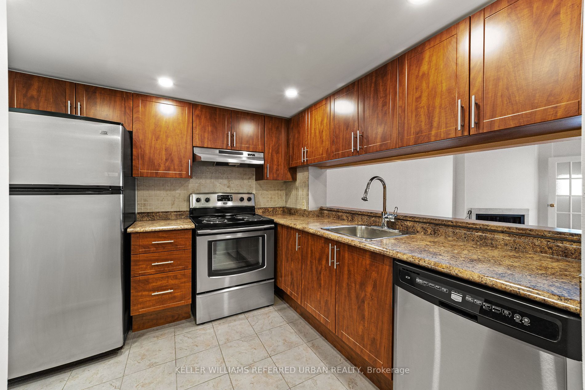 725 King St W, #1107