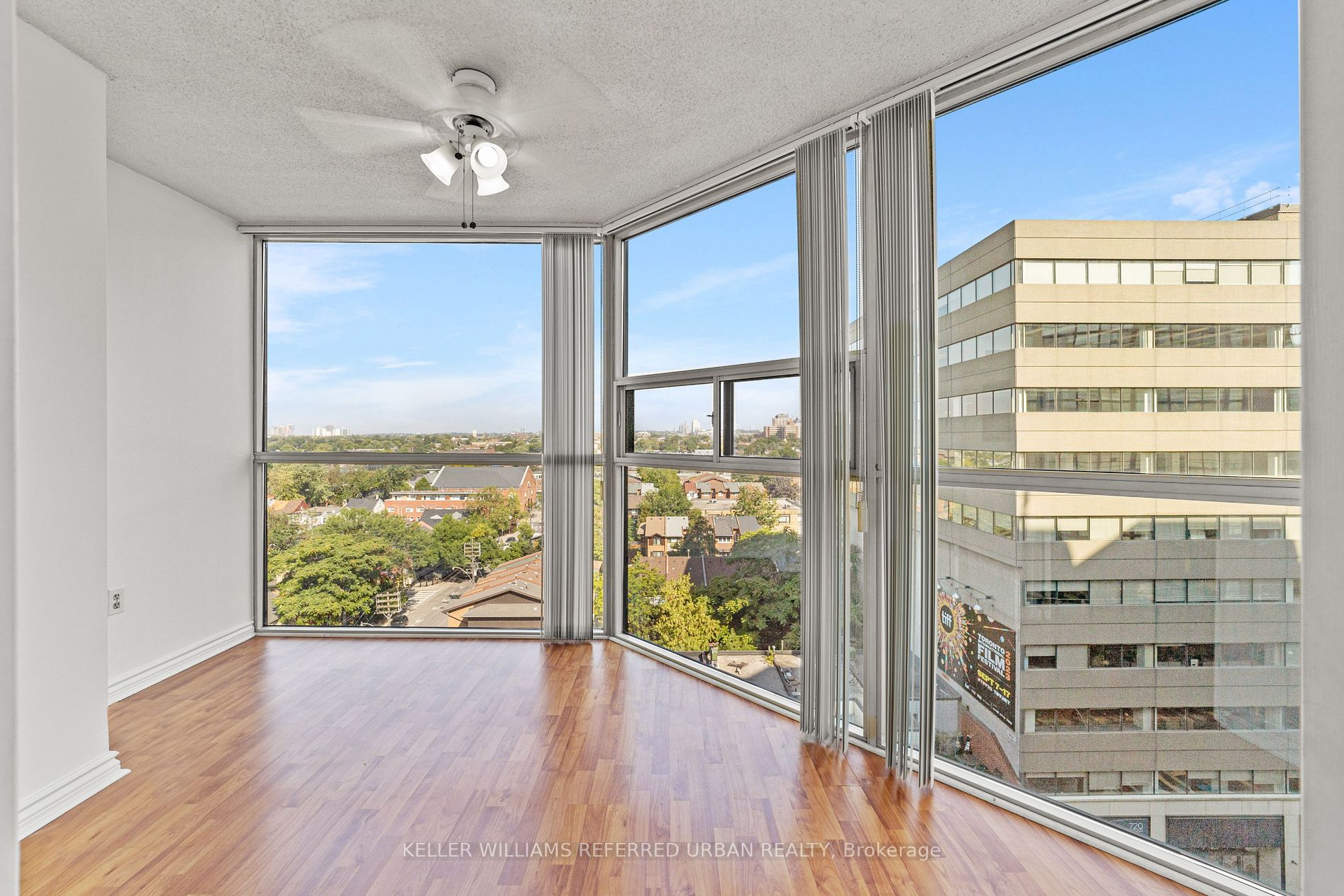 725 King St W, #1107