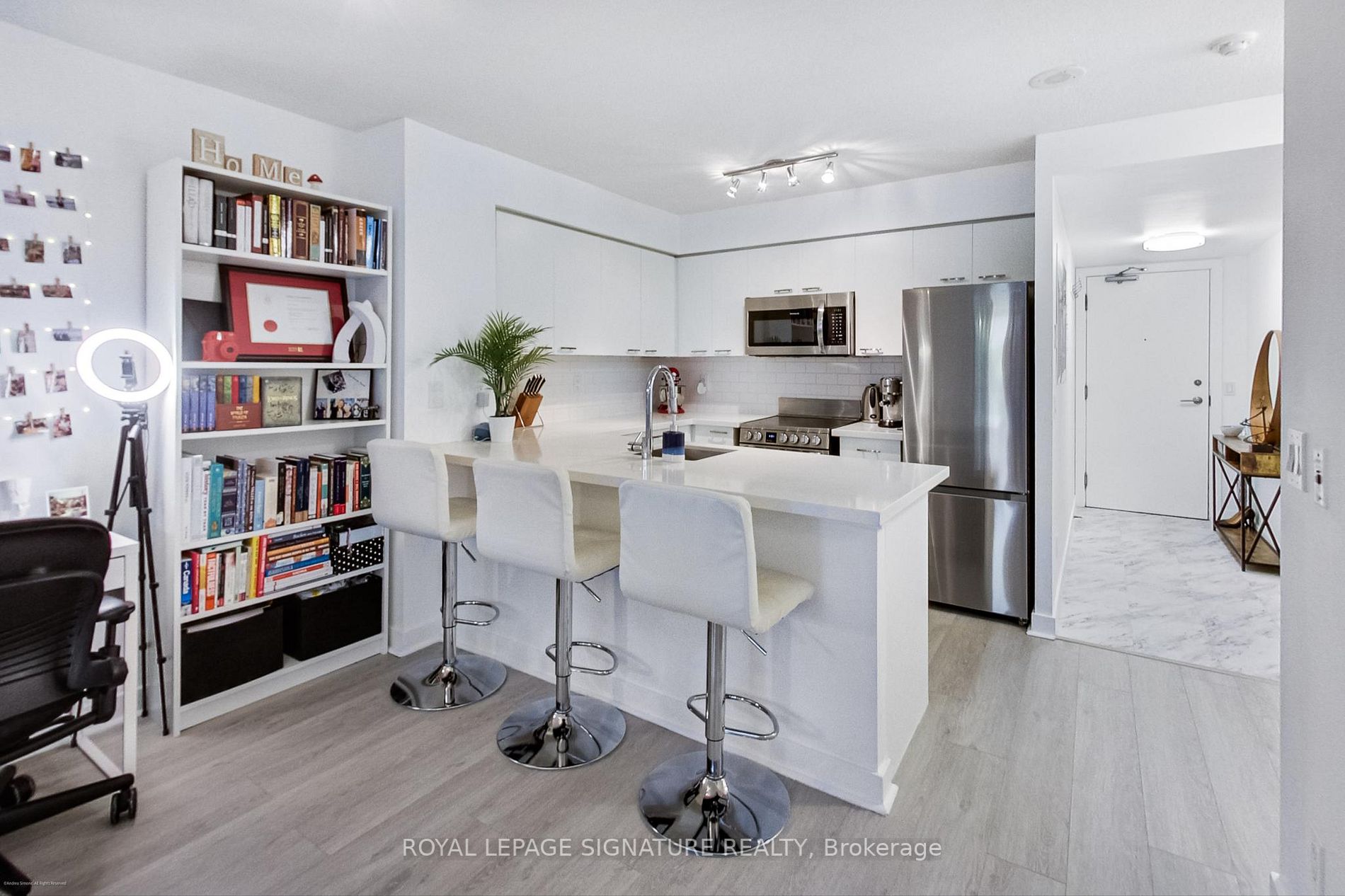 50 Lynn Williams St, #219