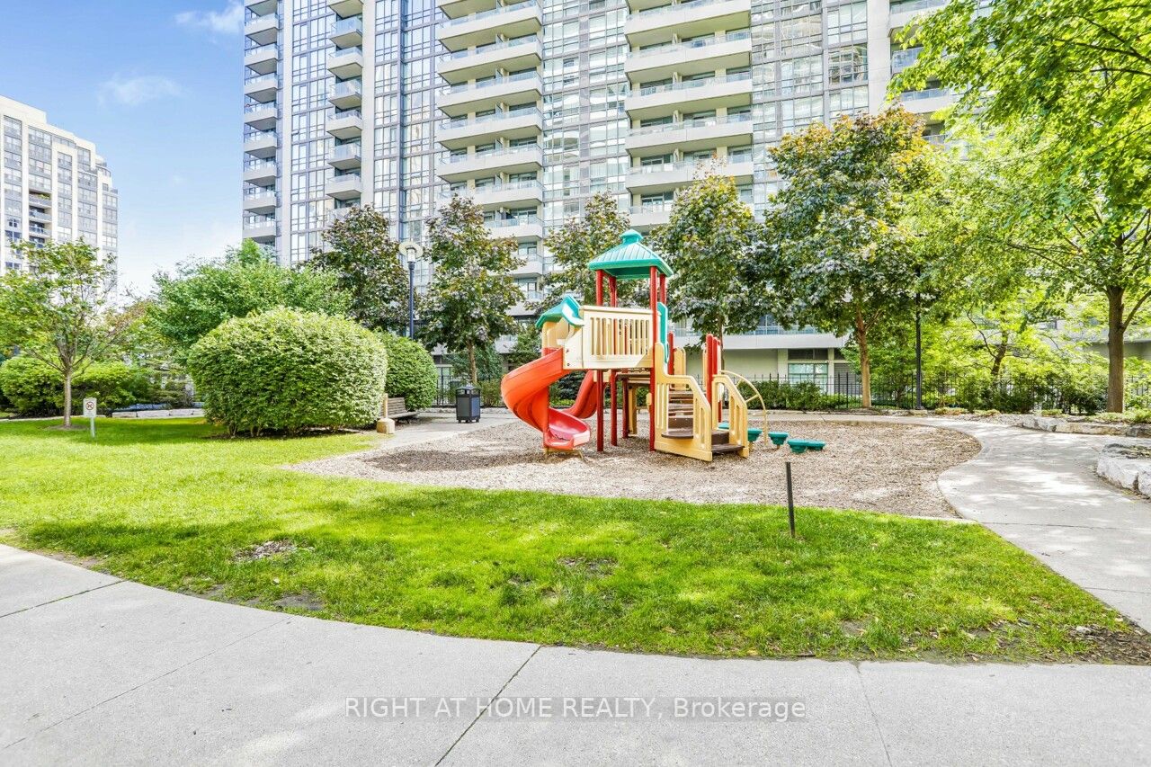 23 Hollywood Ave, #3205