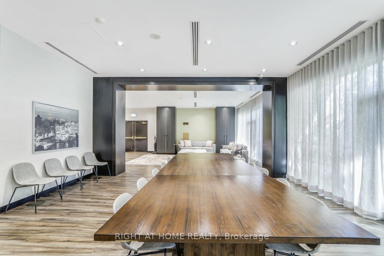 23 Hollywood Ave, #3205