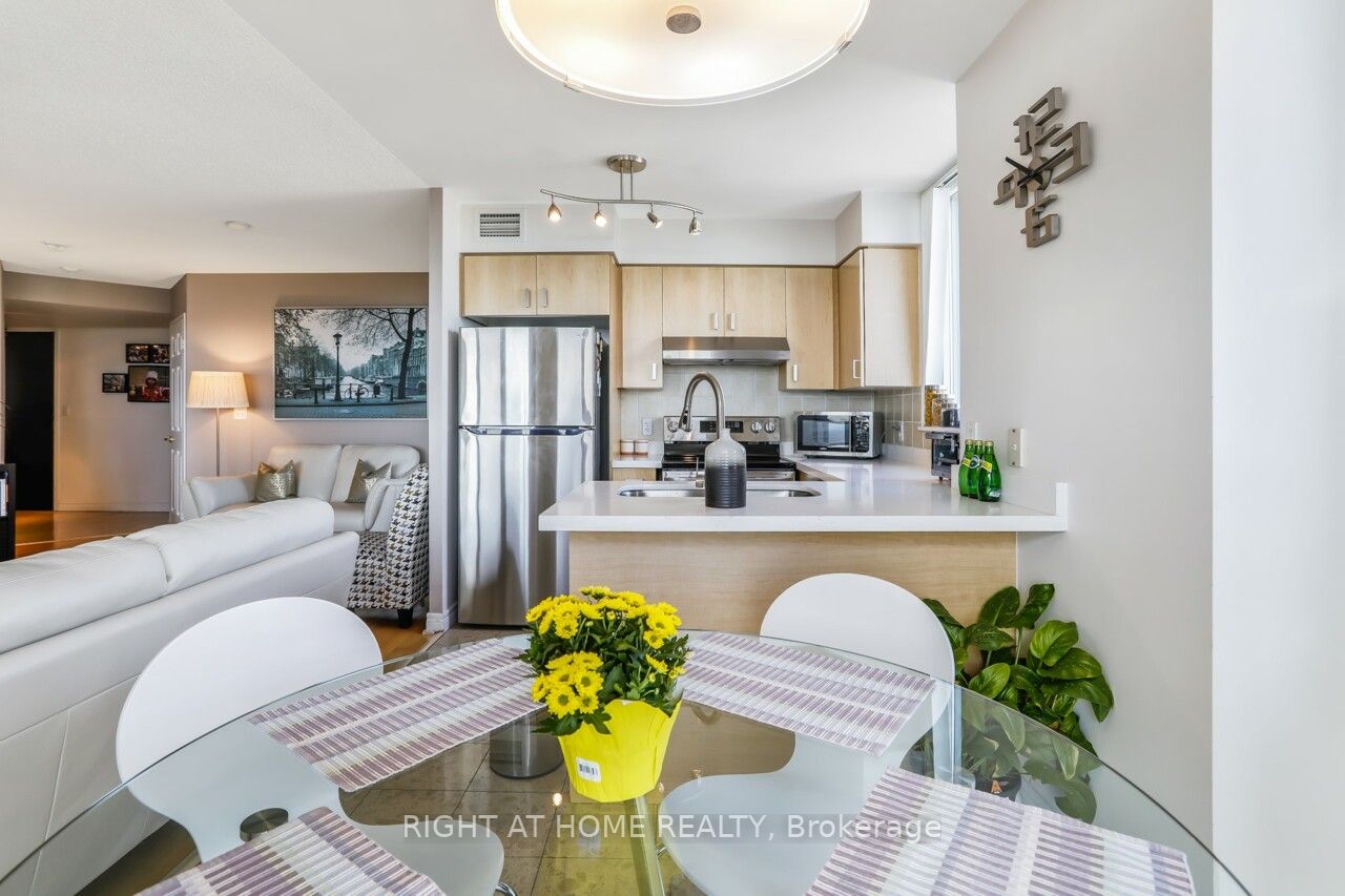 23 Hollywood Ave, #3205