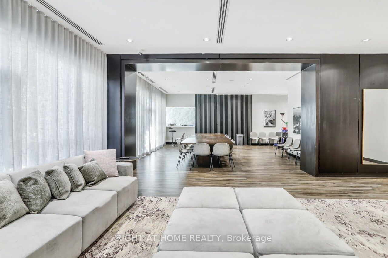23 Hollywood Ave, #3205