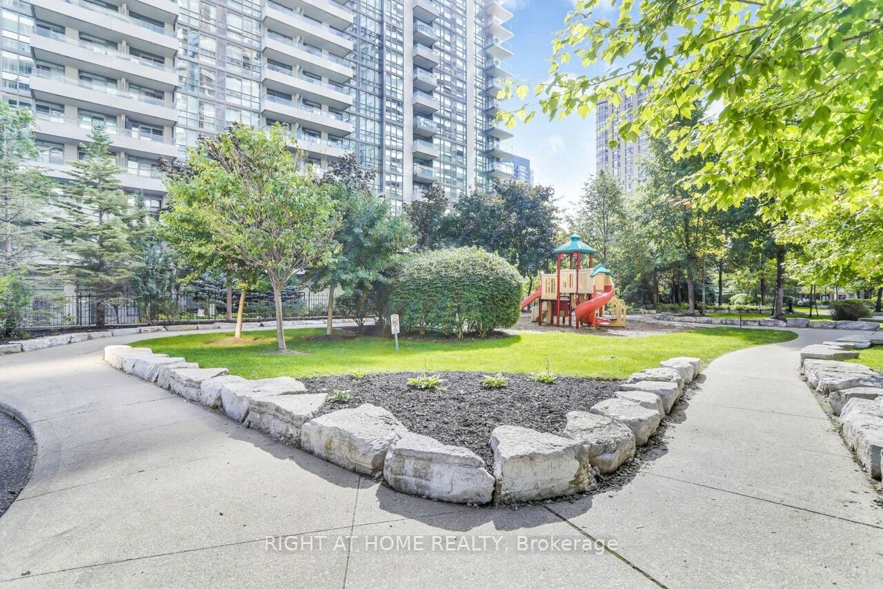 23 Hollywood Ave, #3205