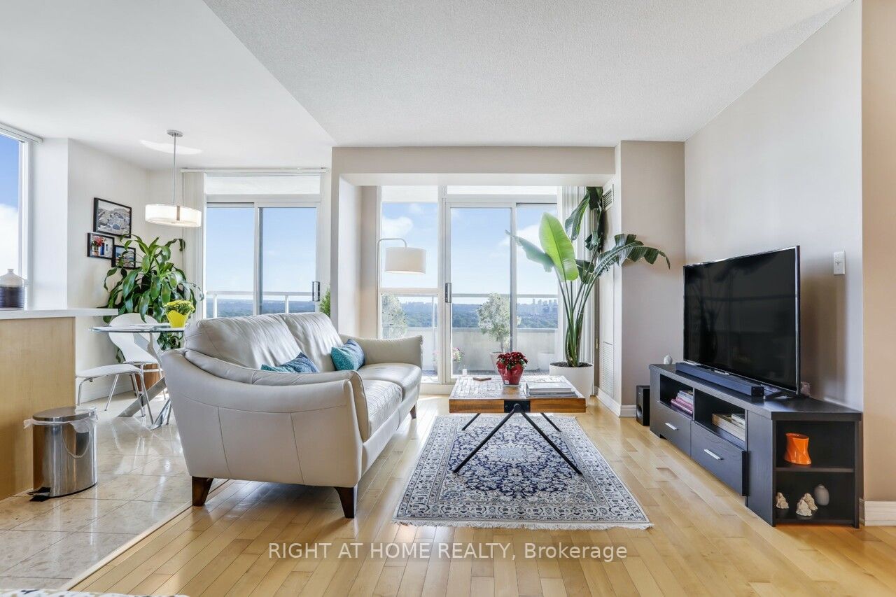 23 Hollywood Ave, #3205