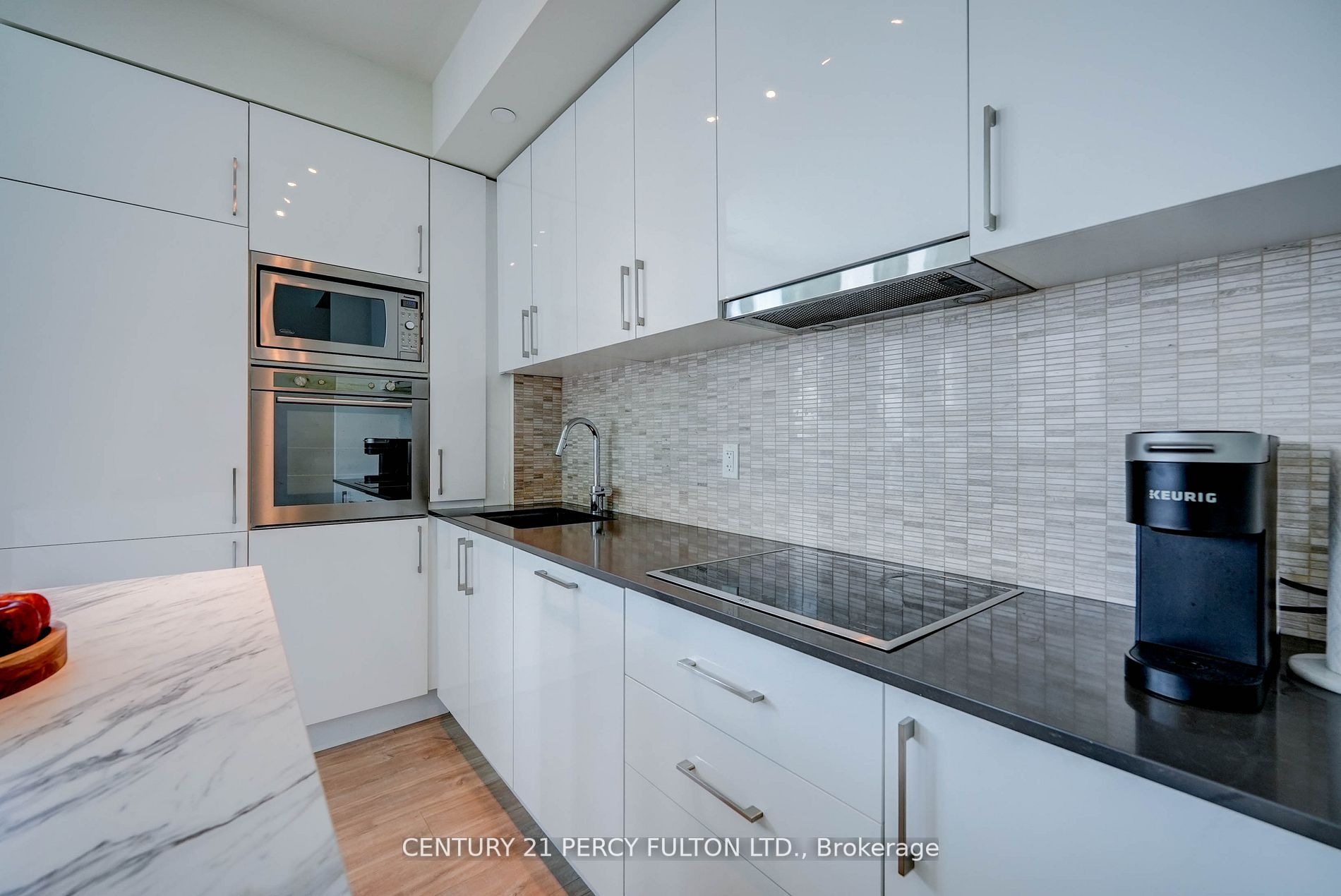 27 Bathurst St, #1501