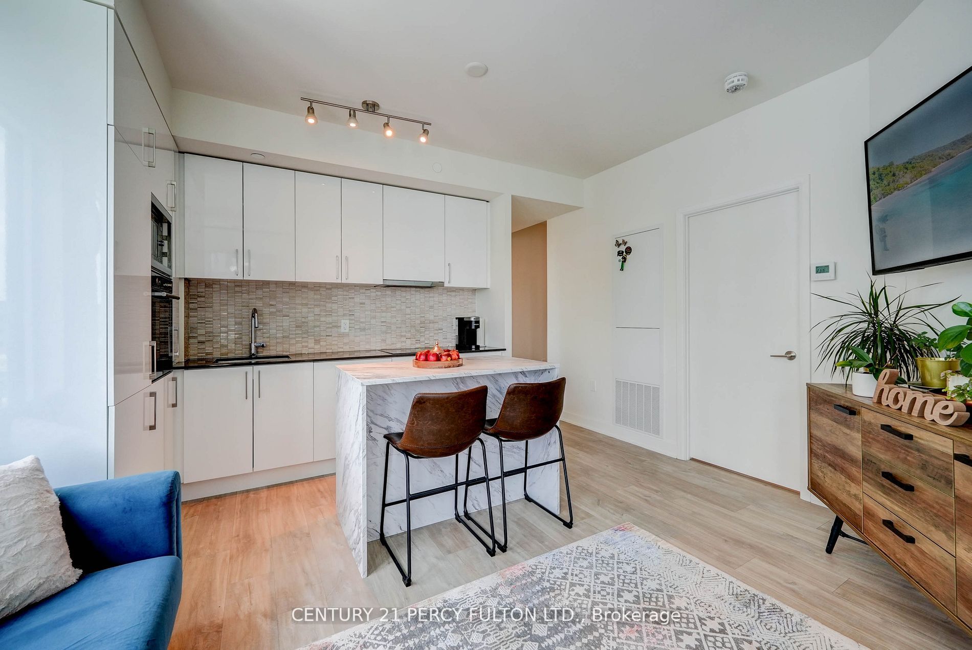 27 Bathurst St, #1501