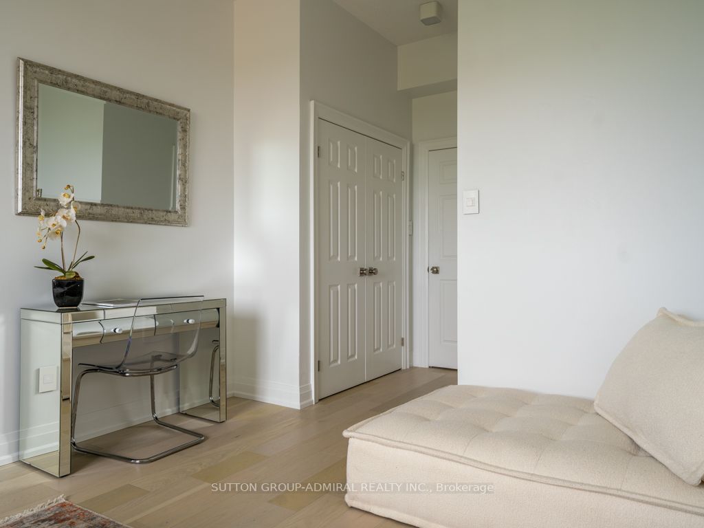 800 Sheppard Ave W, #Ph1