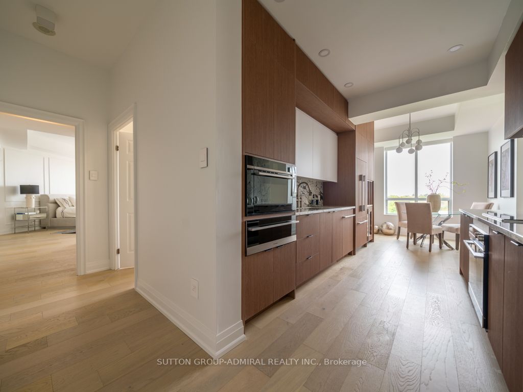 800 Sheppard Ave W, #Ph1