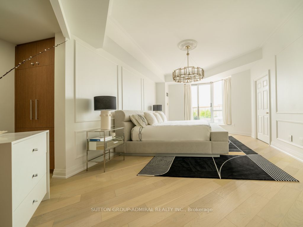 800 Sheppard Ave W, #Ph1