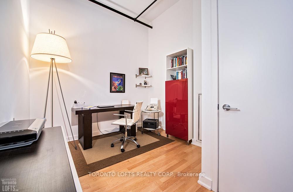43 Hanna Ave, #516
