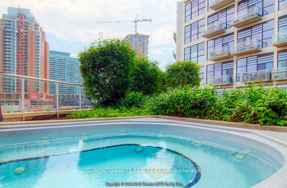 43 Hanna Ave, #516