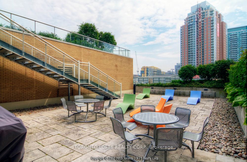 43 Hanna Ave, #516