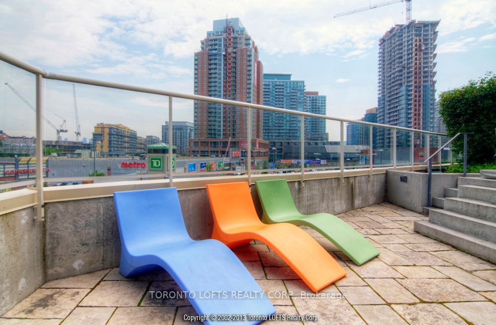 43 Hanna Ave, #516