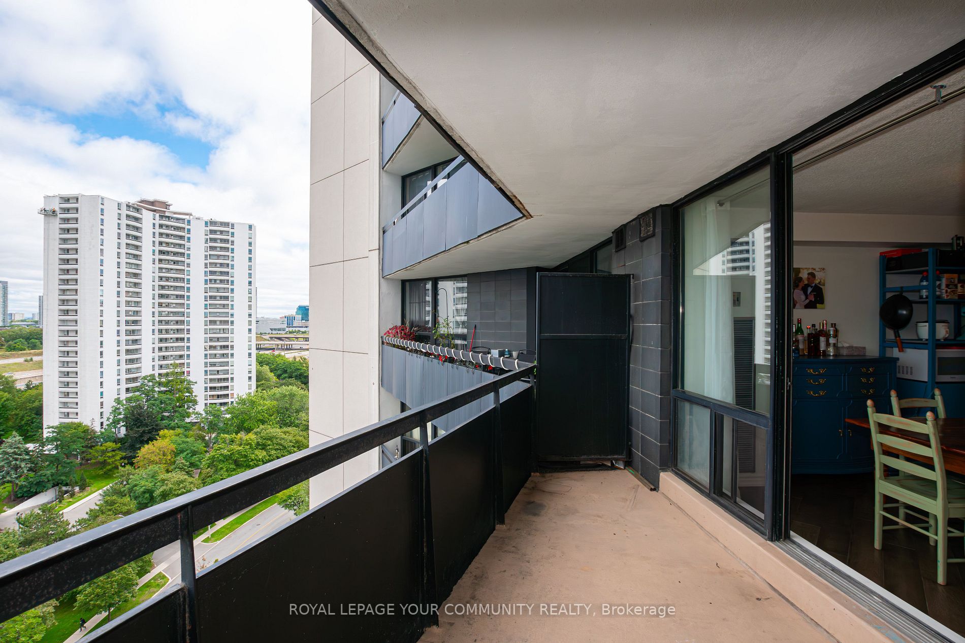 75 Graydon Hall Dr, #1703