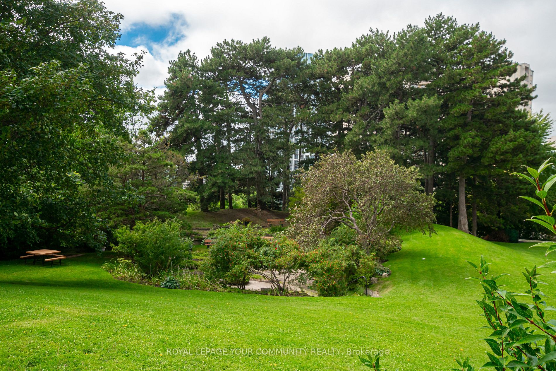 75 Graydon Hall Dr, #1703