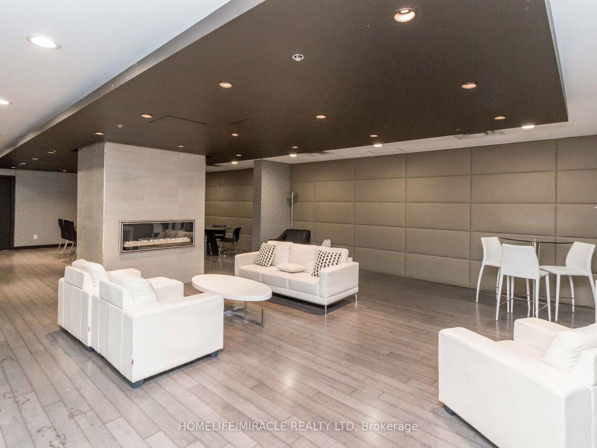 120 Dallimore Circ, #519