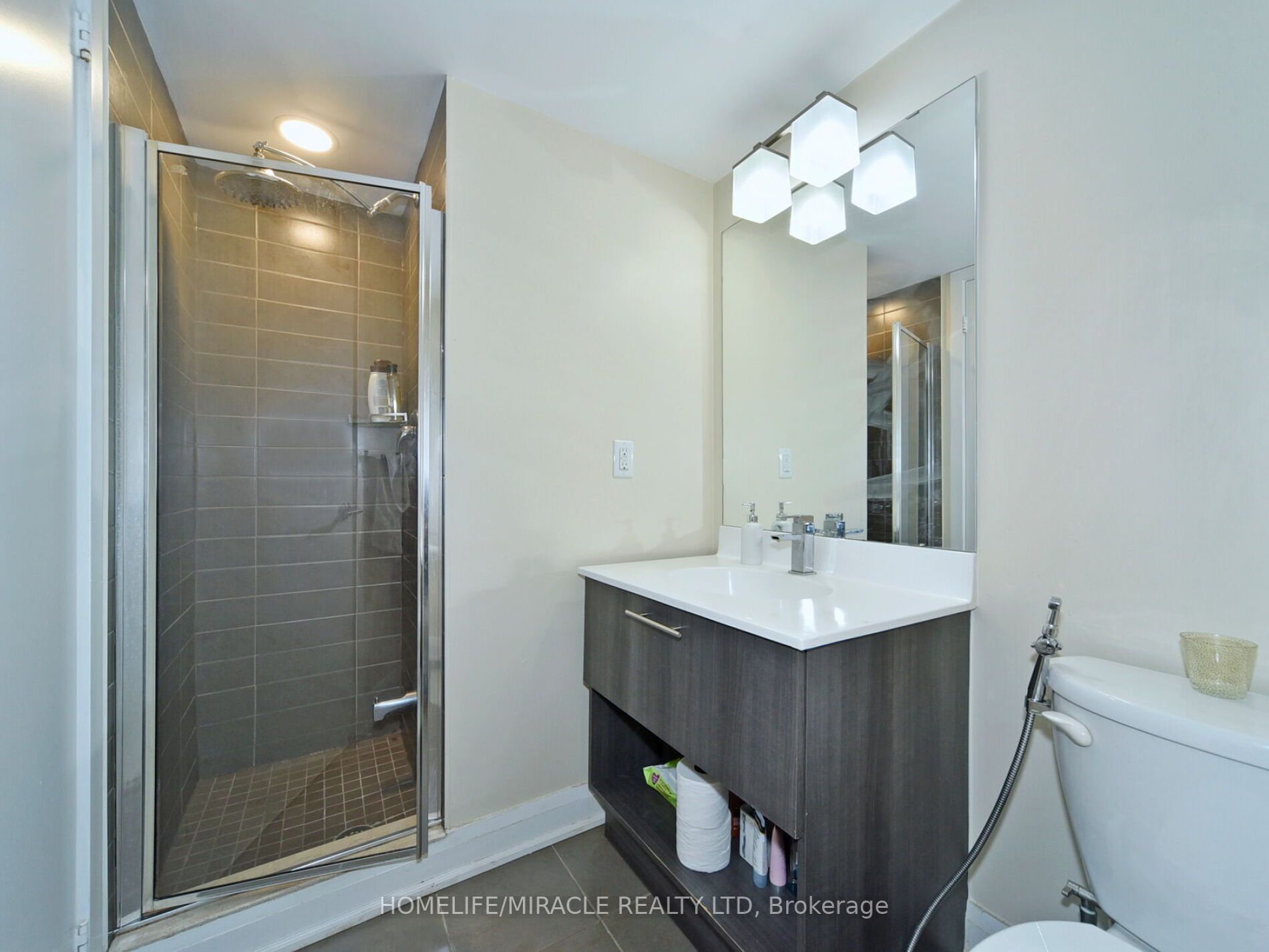 120 Dallimore Circ, #519