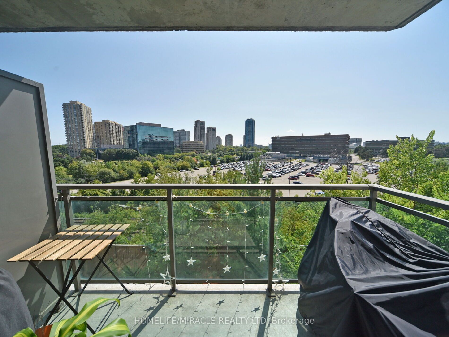 120 Dallimore Circ, #519