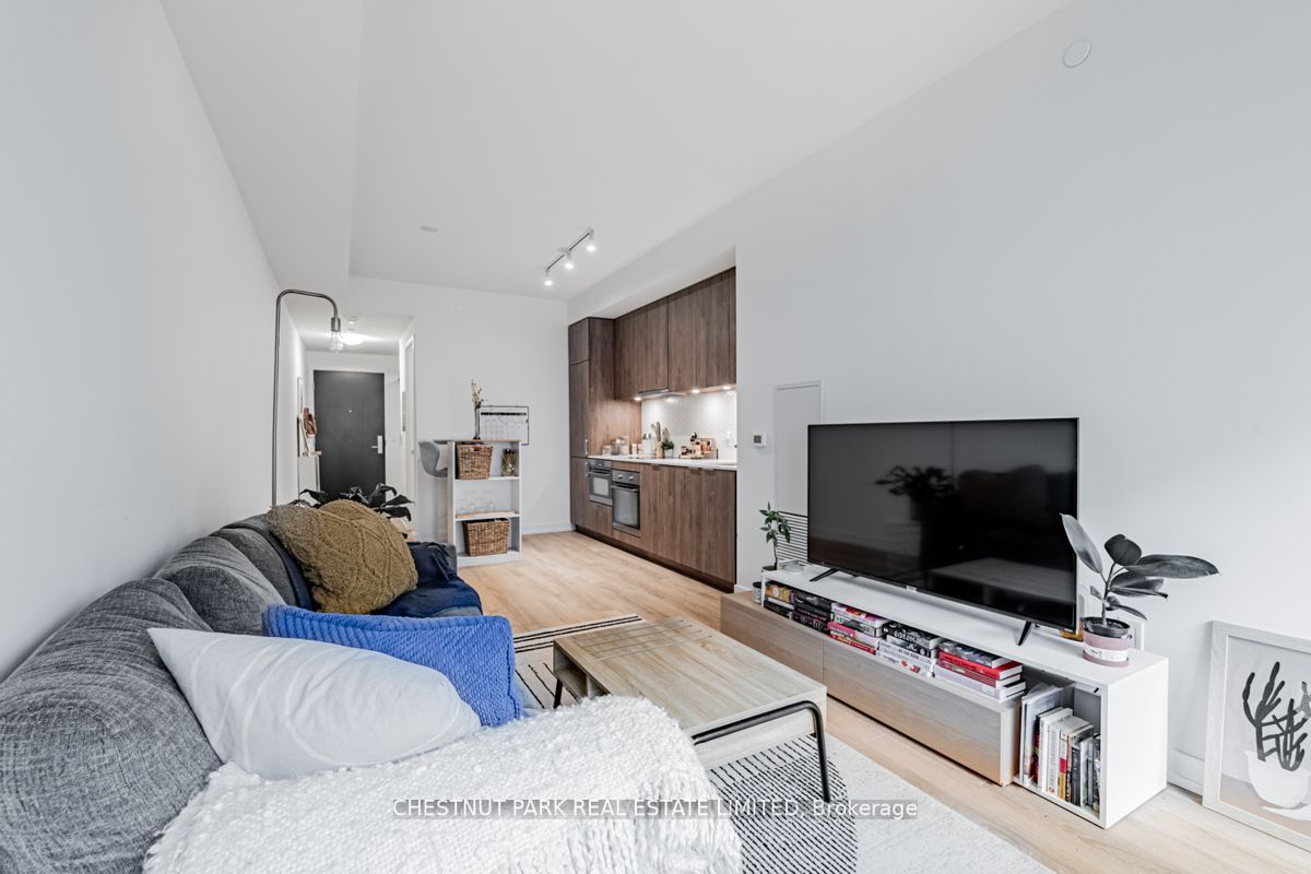 158 Front St E, #504