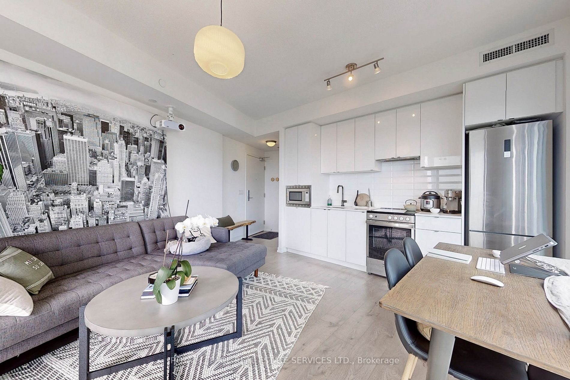 49 East Liberty St, #1802
