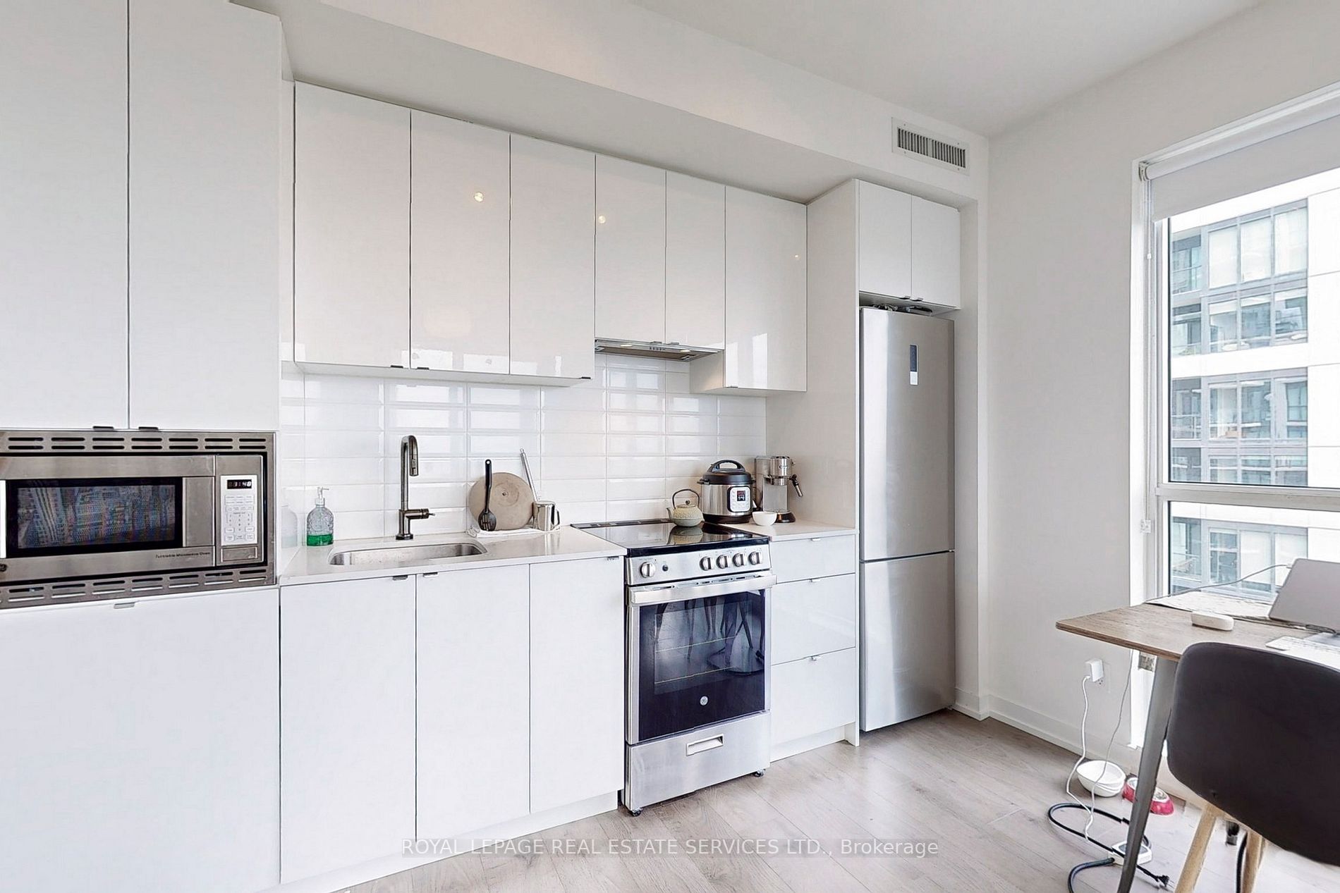 49 East Liberty St, #1802