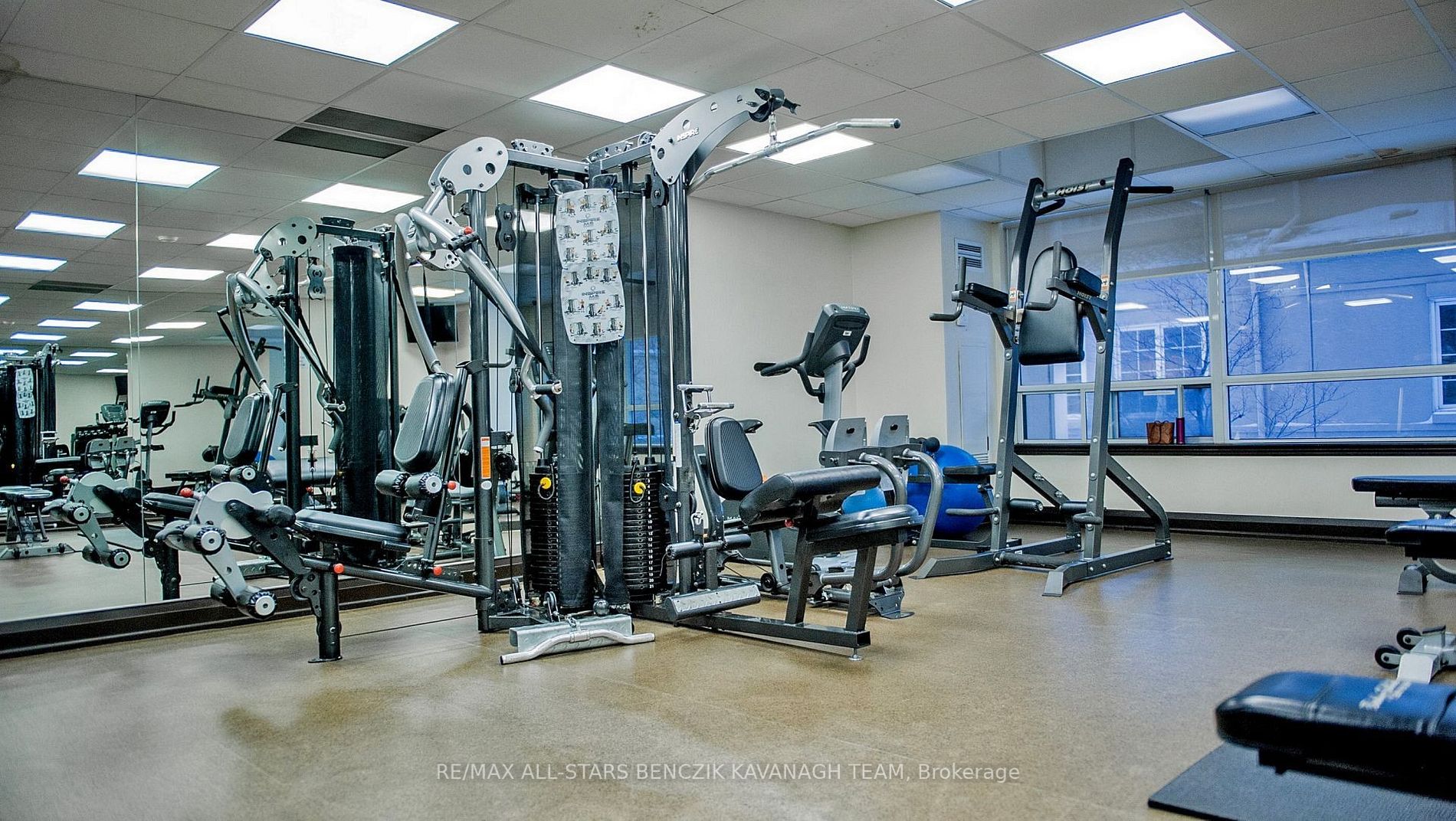 8 Rean Dr, #1604