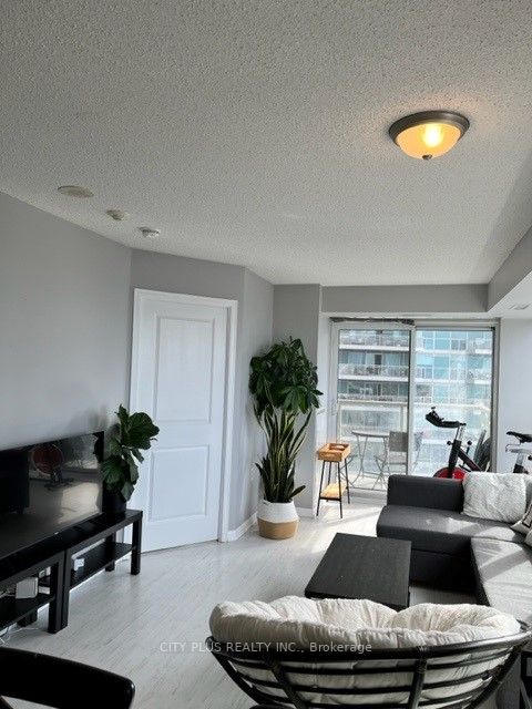 125 Western Battery Rd, #1307