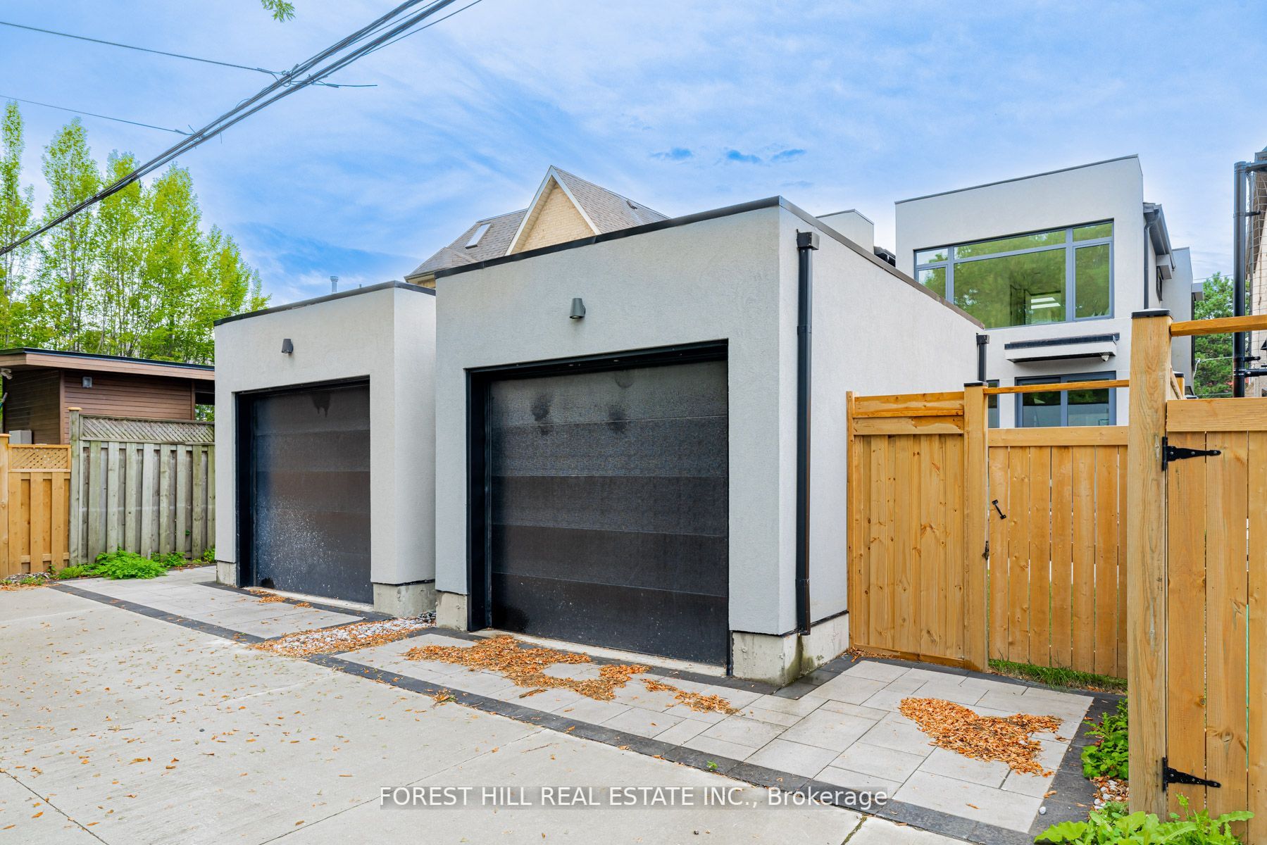 511 Woburn Avenue