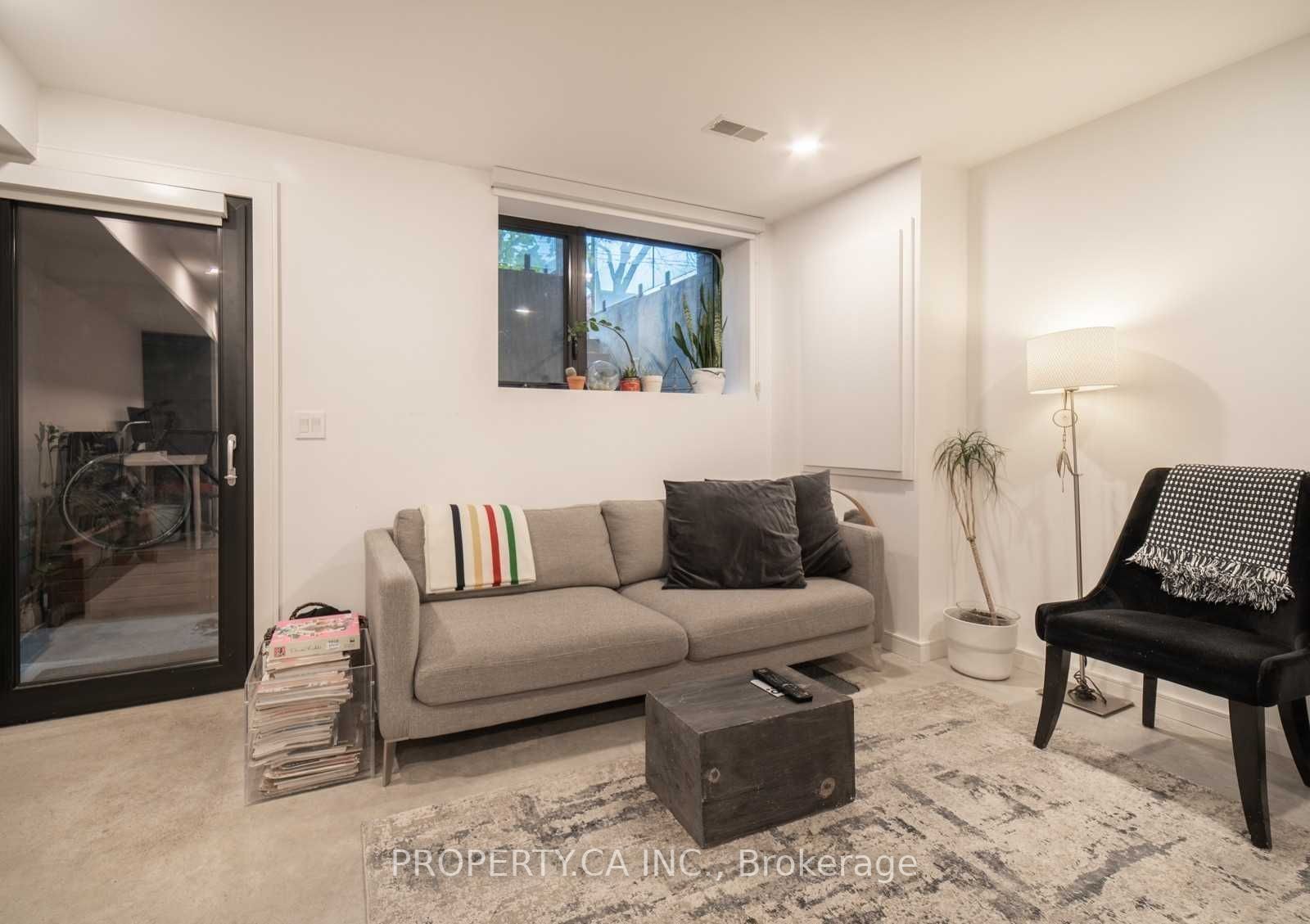 165 Lisgar St, #Lower