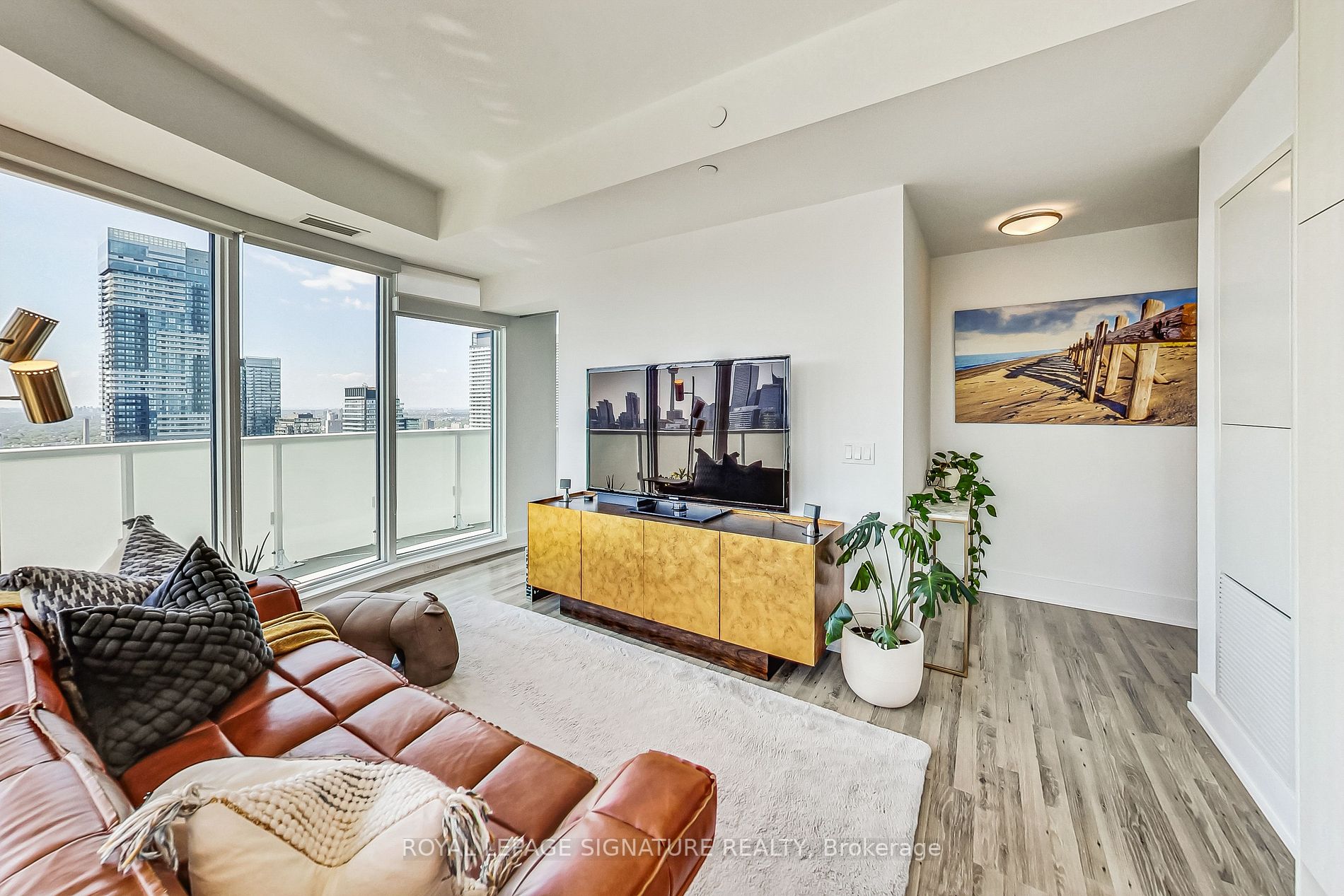 403 Church St, #4002