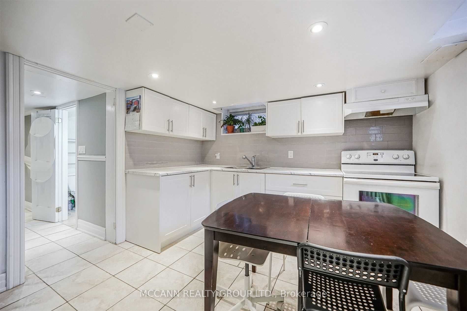 3 Fairleigh Cres