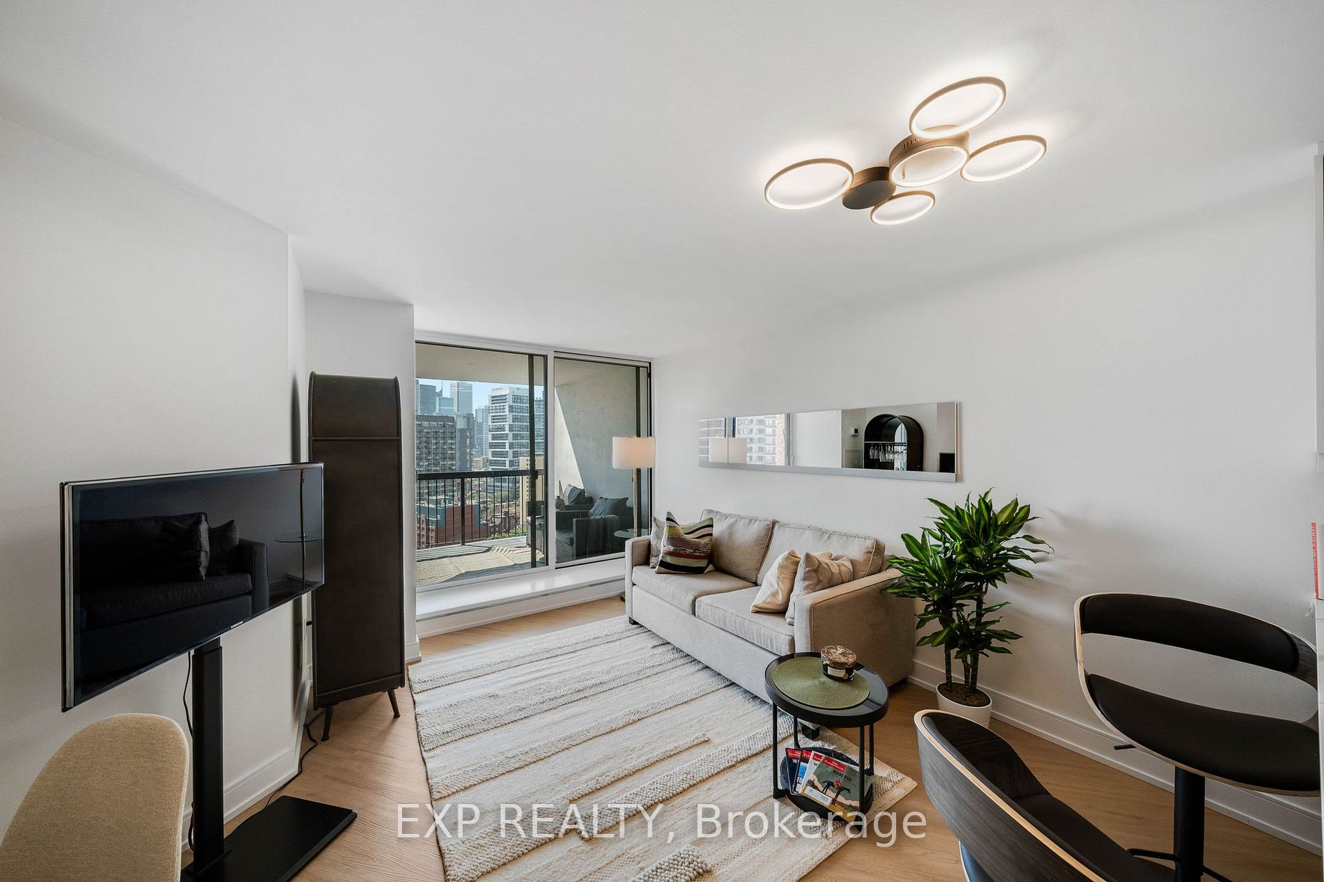 77 Maitland Pl, #1905