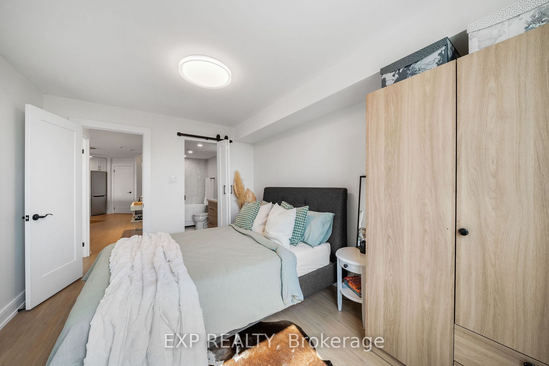 77 Maitland Pl, #1905