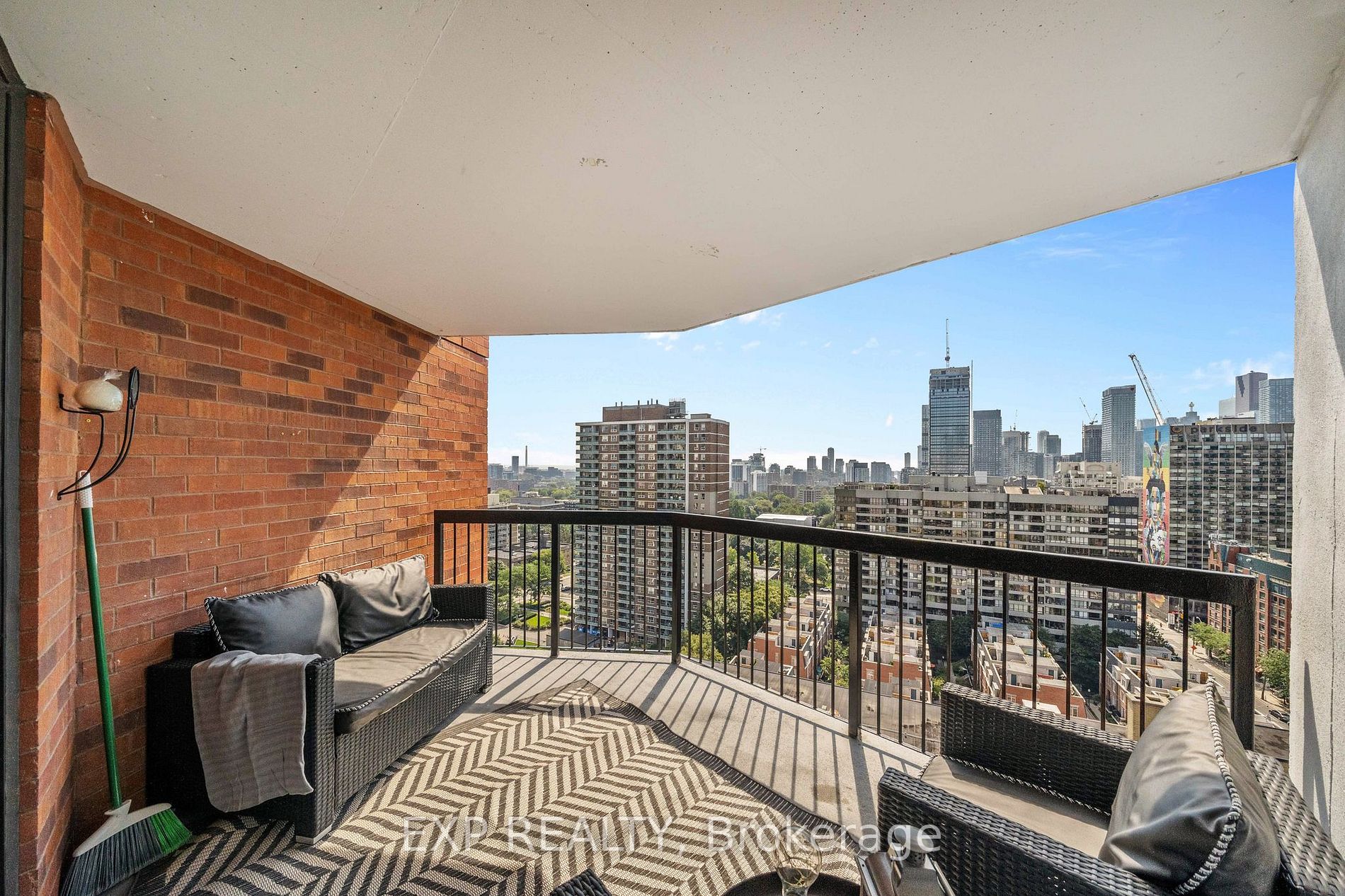 77 Maitland Pl, #1905