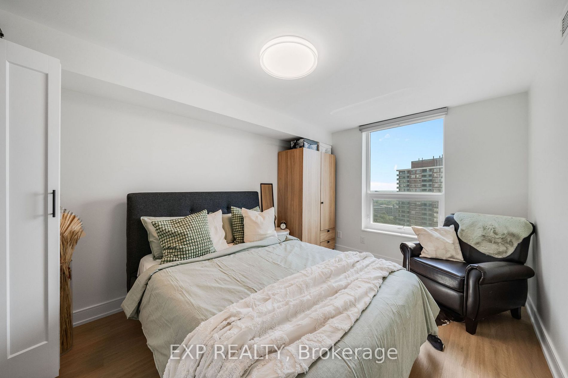 77 Maitland Pl, #1905