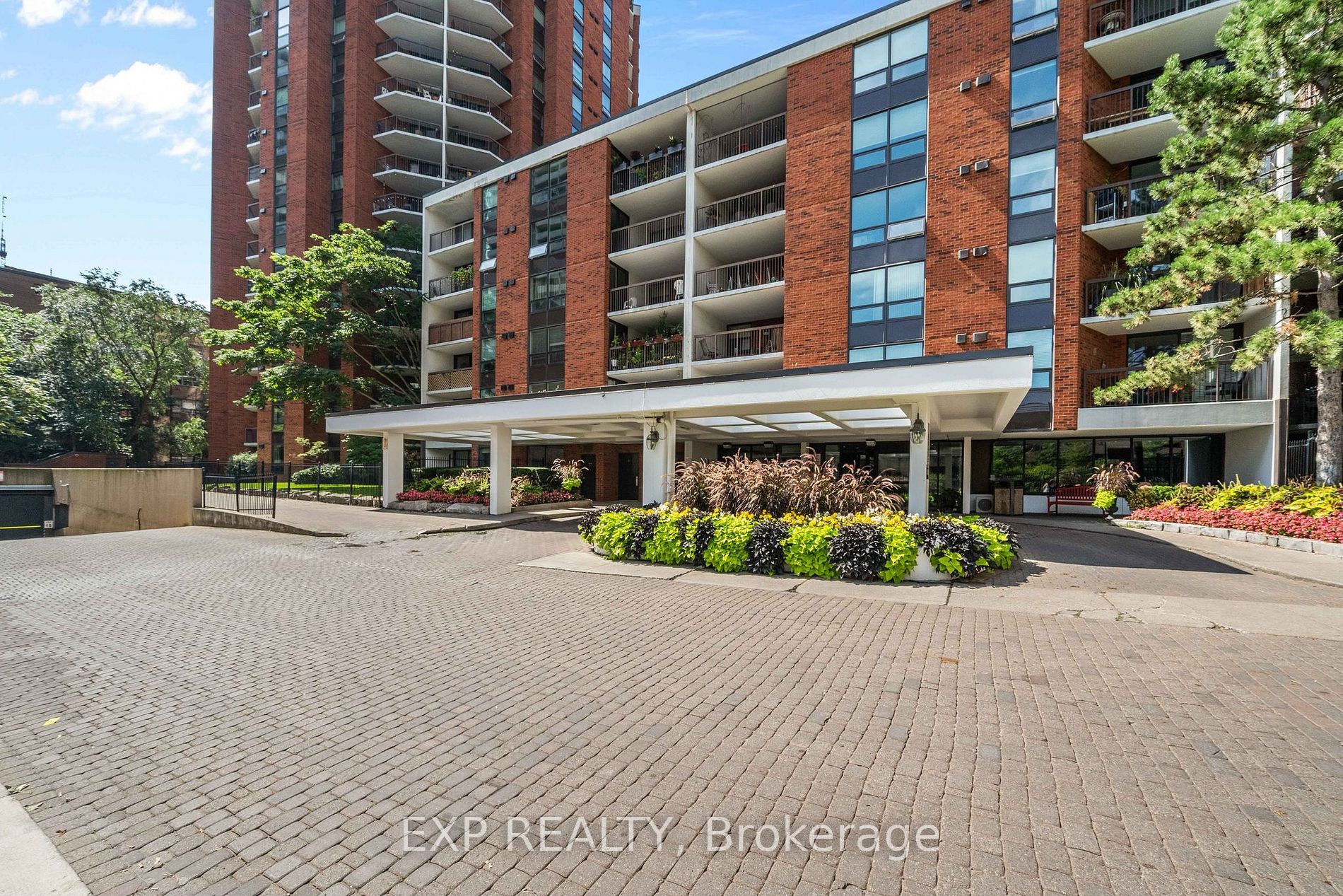 77 Maitland Pl, #1905