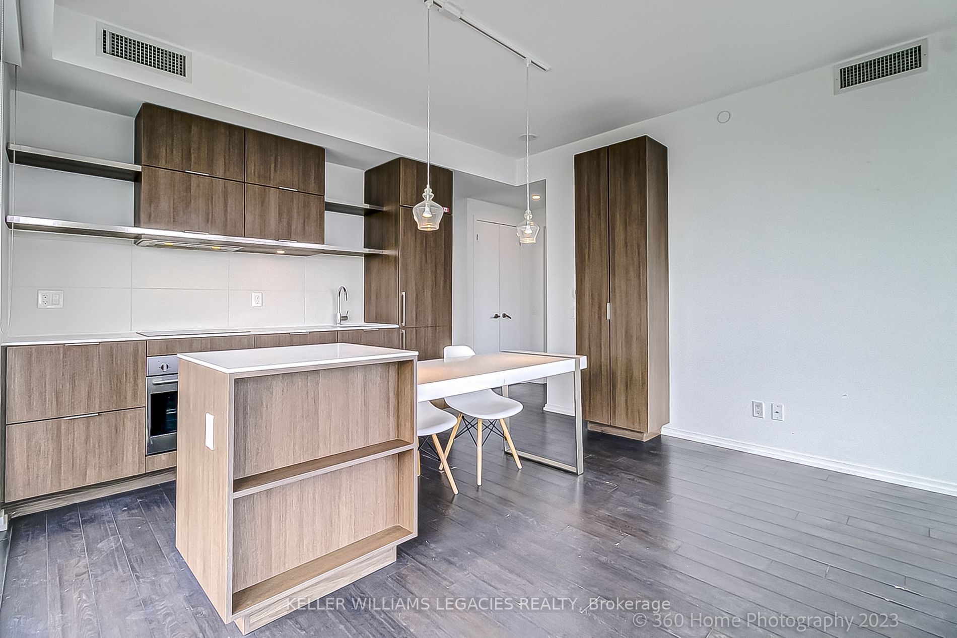 197 Yonge St, #5005