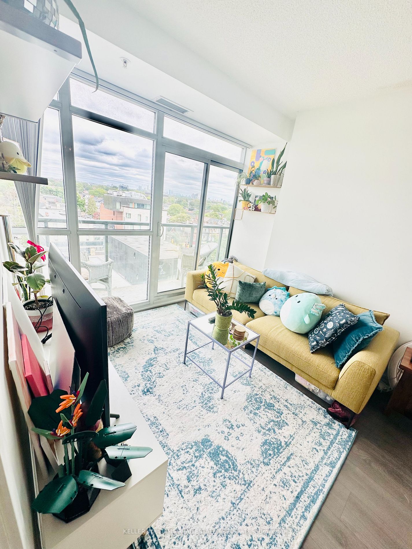 68 Abell St, #837