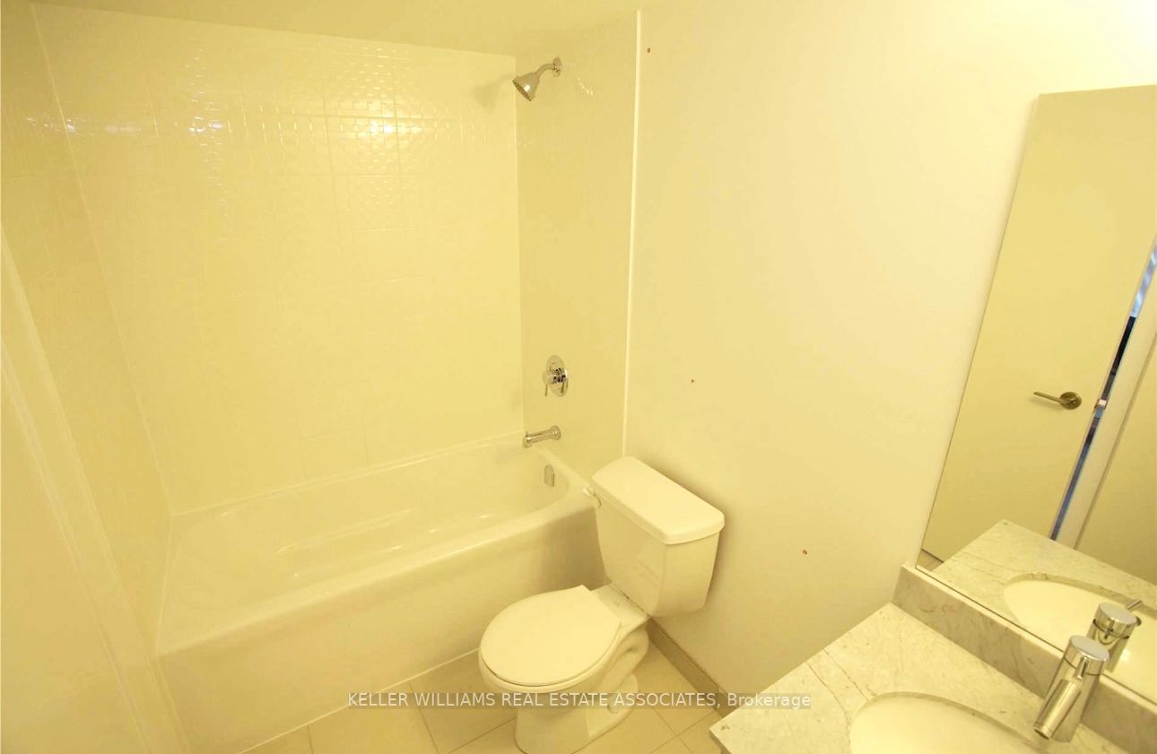 68 Abell St, #837