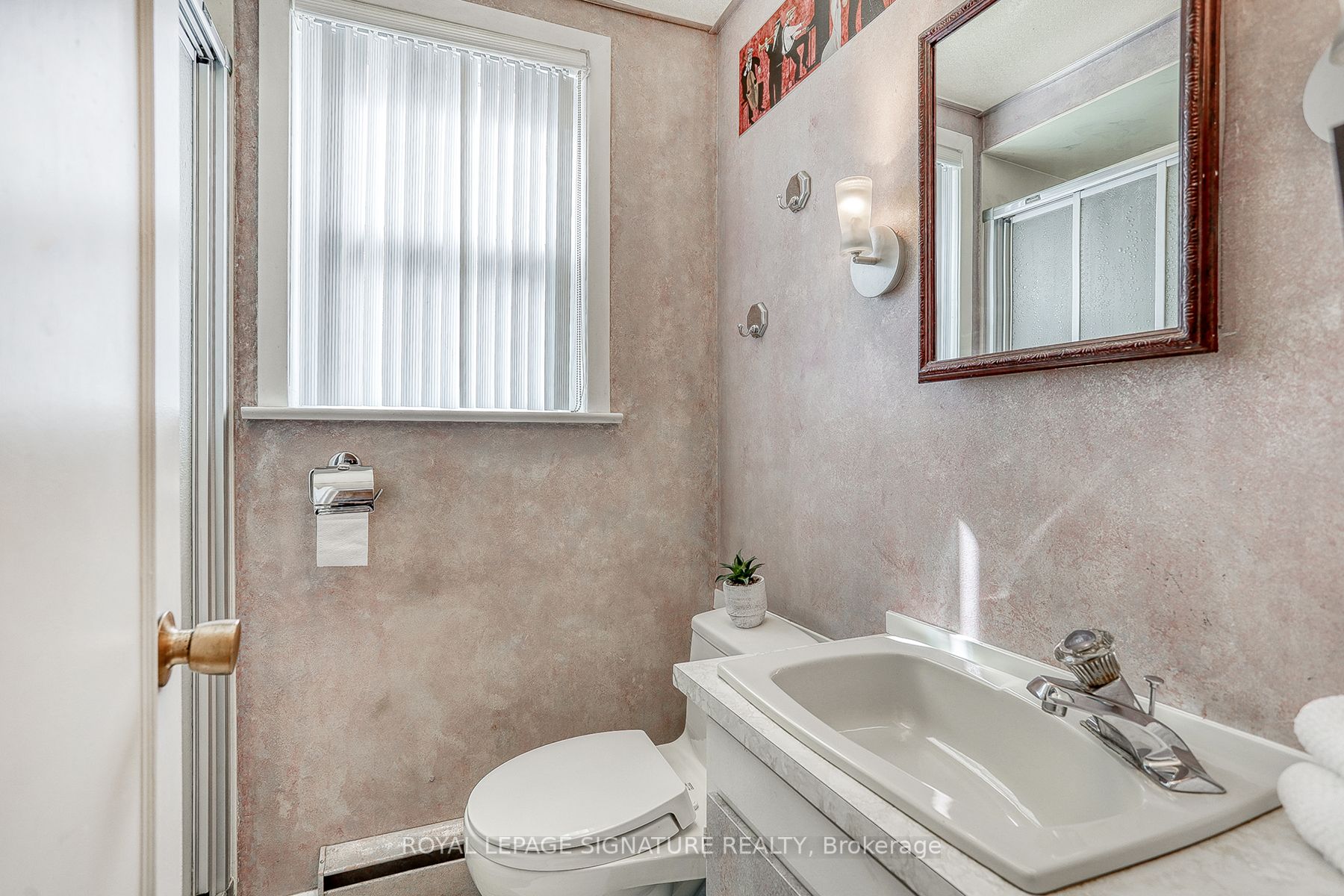 17 Shaunavon Heights Cres